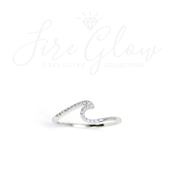 Silver Tone Studded Wave Ring - Picture 1 of 6